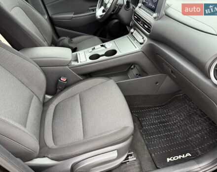 Черный Хендай Kona, объемом двигателя 0 л и пробегом 74 тыс. км за 20900 $, фото 19 на Automoto.ua