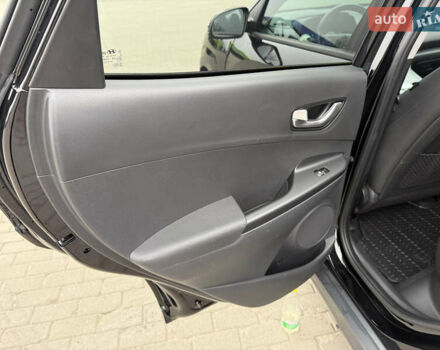 Черный Хендай Kona, объемом двигателя 0 л и пробегом 74 тыс. км за 20900 $, фото 13 на Automoto.ua