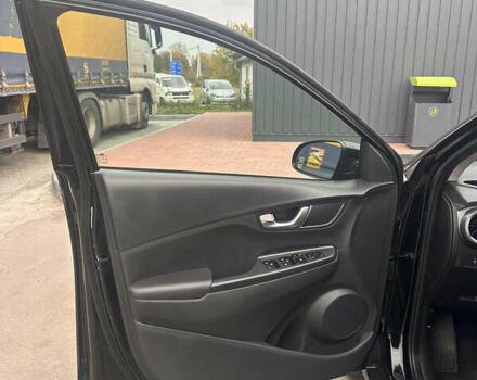 Черный Хендай Kona, объемом двигателя 0 л и пробегом 42 тыс. км за 18500 $, фото 31 на Automoto.ua