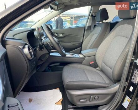 Чорний Хендай Kona, об'ємом двигуна 0 л та пробігом 5 тис. км за 21000 $, фото 19 на Automoto.ua