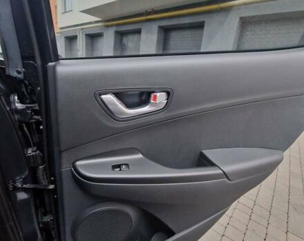 Черный Хендай Kona, объемом двигателя 0 л и пробегом 18 тыс. км за 22800 $, фото 63 на Automoto.ua