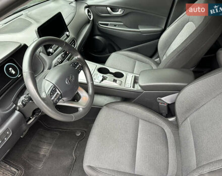 Чорний Хендай Kona, об'ємом двигуна 0 л та пробігом 54 тис. км за 16800 $, фото 28 на Automoto.ua