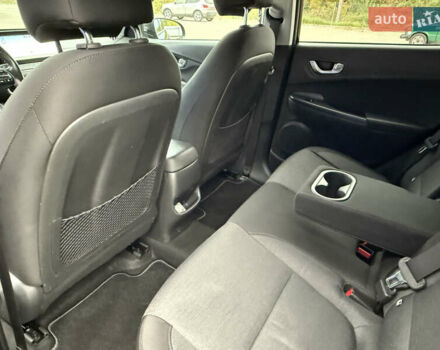 Черный Хендай Kona, объемом двигателя 0 л и пробегом 156 тыс. км за 19800 $, фото 33 на Automoto.ua