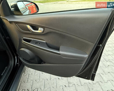 Черный Хендай Kona, объемом двигателя 0 л и пробегом 22 тыс. км за 16999 $, фото 25 на Automoto.ua