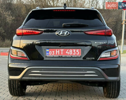 Черный Хендай Kona, объемом двигателя 0 л и пробегом 22 тыс. км за 16999 $, фото 7 на Automoto.ua