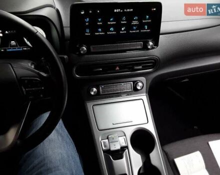 Черный Хендай Kona, объемом двигателя 0 л и пробегом 28 тыс. км за 16500 $, фото 5 на Automoto.ua