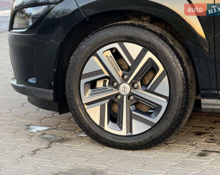 Черный Хендай Kona, объемом двигателя 0 л и пробегом 22 тыс. км за 16999 $, фото 13 на Automoto.ua