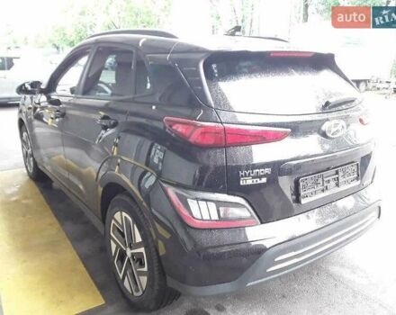 Черный Хендай Kona, объемом двигателя 0 л и пробегом 28 тыс. км за 16500 $, фото 1 на Automoto.ua