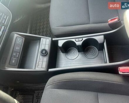 Хендай Kona 2023 у Львові на Automoto.ua Чорний Хендай Kona, об'ємом двигуна 0 л та пробігом 50 тис. км за 22700 $, фото 3 на Automoto.ua