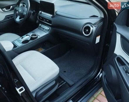 Хендай Kona 2023 у Вінниці на Automoto.ua Чорний Хендай Kona, об'ємом двигуна 0 л та пробігом 63 тис. км за 19400 $, фото 6 на Automoto.ua
