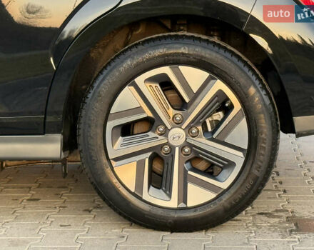 Черный Хендай Kona, объемом двигателя 0 л и пробегом 22 тыс. км за 16999 $, фото 12 на Automoto.ua