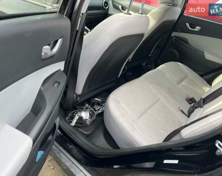 Чорний Хендай Kona, об'ємом двигуна 0 л та пробігом 66 тис. км за 11500 $, фото 7 на Automoto.ua