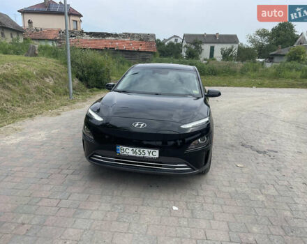 Черный Хендай Kona, объемом двигателя 0 л и пробегом 55 тыс. км за 19500 $, фото 1 на Automoto.ua