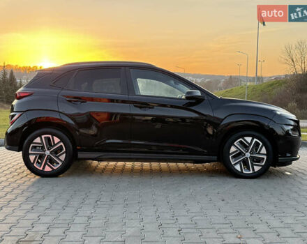 Черный Хендай Kona, объемом двигателя 0 л и пробегом 22 тыс. км за 16999 $, фото 8 на Automoto.ua