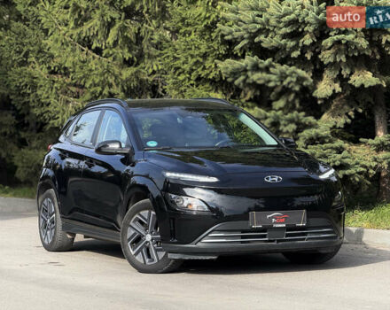 Черный Хендай Kona, объемом двигателя 0 л и пробегом 82 тыс. км за 15999 $, фото 1 на Automoto.ua