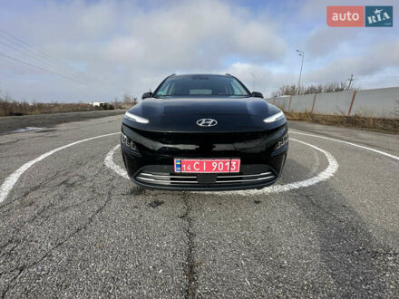 Черный Хендай Kona, объемом двигателя 0 л и пробегом 61 тыс. км за 18100 $, фото 1 на Automoto.ua