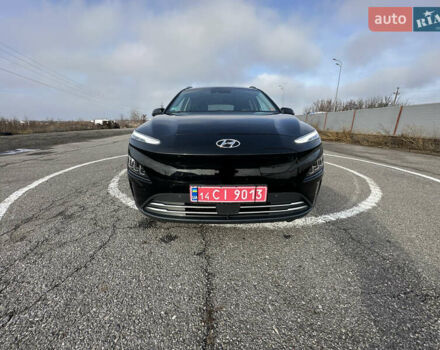 Черный Хендай Kona, объемом двигателя 0 л и пробегом 61 тыс. км за 18100 $, фото 1 на Automoto.ua