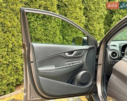 Коричневый Хендай Kona, объемом двигателя 0 л и пробегом 46 тыс. км за 17700 $, фото 17 на Automoto.ua