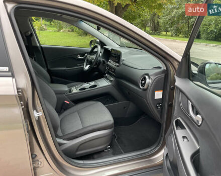 Коричневый Хендай Kona, объемом двигателя 0 л и пробегом 58 тыс. км за 18490 $, фото 26 на Automoto.ua