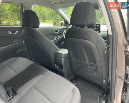 Коричневый Хендай Kona, объемом двигателя 0 л и пробегом 58 тыс. км за 18490 $, фото 24 на Automoto.ua