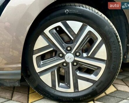 Коричневый Хендай Kona, объемом двигателя 0 л и пробегом 46 тыс. км за 17700 $, фото 7 на Automoto.ua