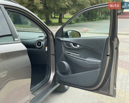 Коричневый Хендай Kona, объемом двигателя 0 л и пробегом 58 тыс. км за 18490 $, фото 25 на Automoto.ua