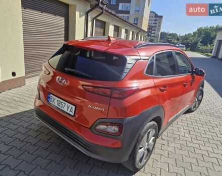 Красный Хендай Kona, объемом двигателя 0 л и пробегом 125 тыс. км за 16399 $, фото 6 на Automoto.ua