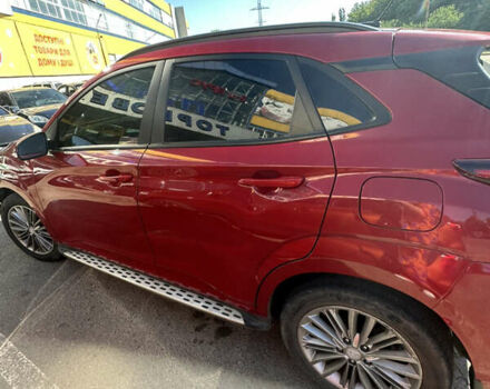 Червоний Хендай Kona, об'ємом двигуна 2 л та пробігом 55 тис. км за 18000 $, фото 3 на Automoto.ua