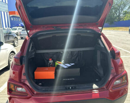 Червоний Хендай Kona, об'ємом двигуна 2 л та пробігом 55 тис. км за 18000 $, фото 5 на Automoto.ua