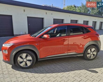Красный Хендай Kona, объемом двигателя 0 л и пробегом 125 тыс. км за 16399 $, фото 2 на Automoto.ua