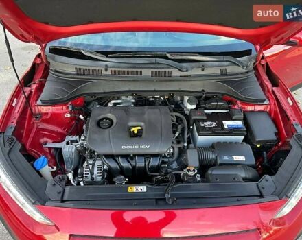 Красный Хендай Kona, объемом двигателя 2 л и пробегом 179 тыс. км за 13500 $, фото 35 на Automoto.ua