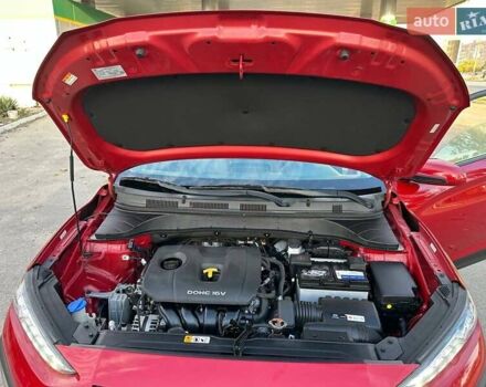 Красный Хендай Kona, объемом двигателя 2 л и пробегом 179 тыс. км за 13500 $, фото 36 на Automoto.ua