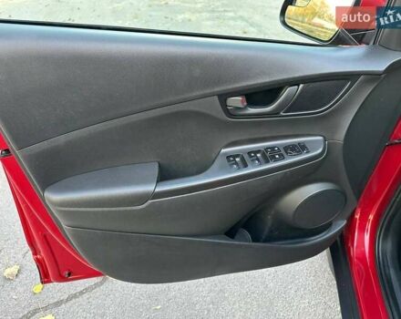 Красный Хендай Kona, объемом двигателя 2 л и пробегом 179 тыс. км за 13500 $, фото 13 на Automoto.ua
