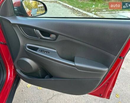 Красный Хендай Kona, объемом двигателя 2 л и пробегом 179 тыс. км за 13500 $, фото 32 на Automoto.ua