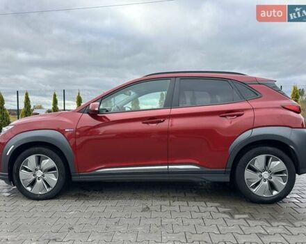 Красный Хендай Kona, объемом двигателя 0 л и пробегом 110 тыс. км за 16700 $, фото 7 на Automoto.ua