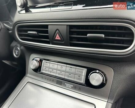 Красный Хендай Kona, объемом двигателя 0 л и пробегом 153 тыс. км за 16190 $, фото 33 на Automoto.ua