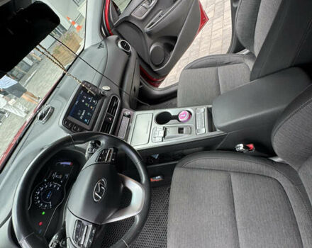 Красный Хендай Kona, объемом двигателя 0 л и пробегом 93 тыс. км за 18200 $, фото 12 на Automoto.ua