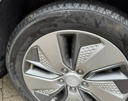 Красный Хендай Kona, объемом двигателя 0 л и пробегом 90 тыс. км за 14000 $, фото 30 на Automoto.ua