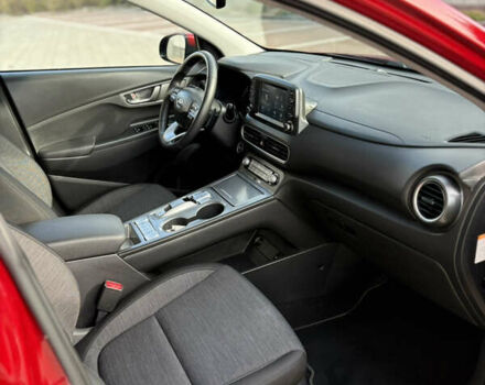 Красный Хендай Kona, объемом двигателя 0 л и пробегом 71 тыс. км за 17899 $, фото 15 на Automoto.ua