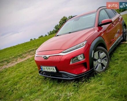 Красный Хендай Kona, объемом двигателя 0 л и пробегом 154 тыс. км за 17200 $, фото 4 на Automoto.ua