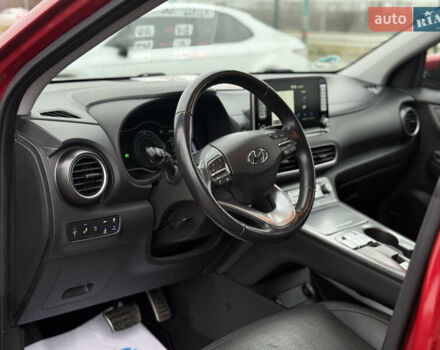 Красный Хендай Kona, объемом двигателя 0 л и пробегом 83 тыс. км за 17700 $, фото 6 на Automoto.ua