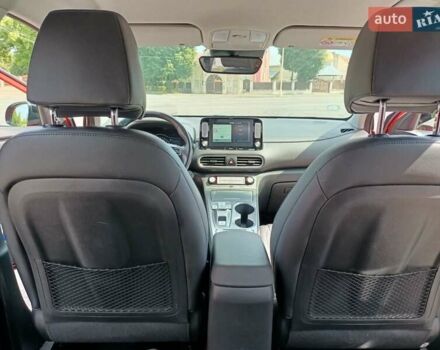 Красный Хендай Kona, объемом двигателя 0 л и пробегом 110 тыс. км за 17999 $, фото 1 на Automoto.ua