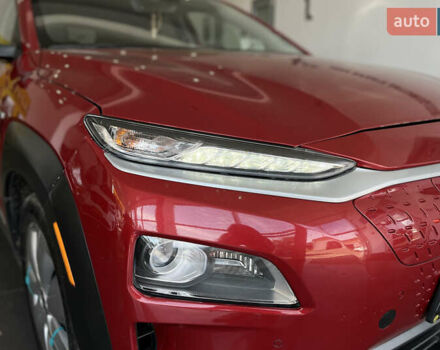 Червоний Хендай Kona, об'ємом двигуна 0 л та пробігом 103 тис. км за 18000 $, фото 9 на Automoto.ua