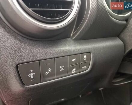 Червоний Хендай Kona, об'ємом двигуна 0 л та пробігом 156 тис. км за 16850 $, фото 15 на Automoto.ua