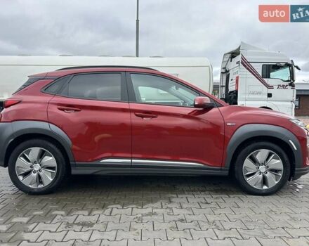 Красный Хендай Kona, объемом двигателя 0 л и пробегом 110 тыс. км за 16700 $, фото 6 на Automoto.ua