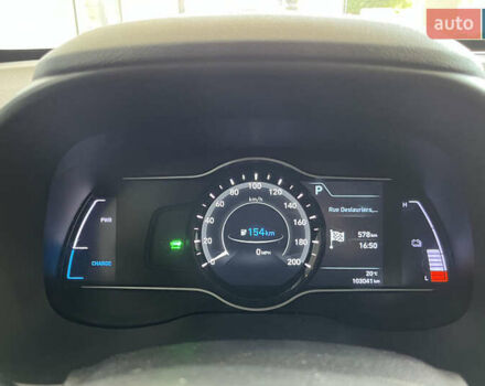 Червоний Хендай Kona, об'ємом двигуна 0 л та пробігом 103 тис. км за 18000 $, фото 22 на Automoto.ua