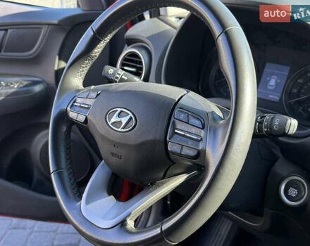 Красный Хендай Kona, объемом двигателя 2 л и пробегом 105 тыс. км за 14900 $, фото 20 на Automoto.ua