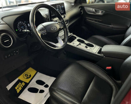 Червоний Хендай Kona, об'ємом двигуна 0 л та пробігом 103 тис. км за 18000 $, фото 25 на Automoto.ua