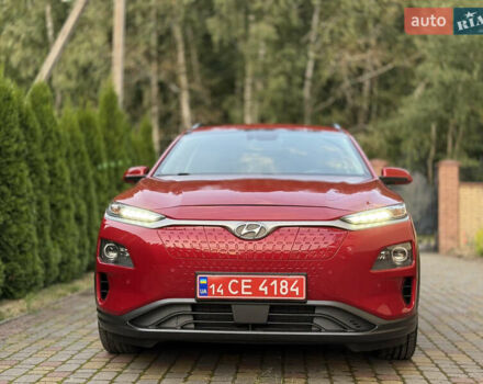 Красный Хендай Kona, объемом двигателя 0 л и пробегом 120 тыс. км за 16250 $, фото 1 на Automoto.ua