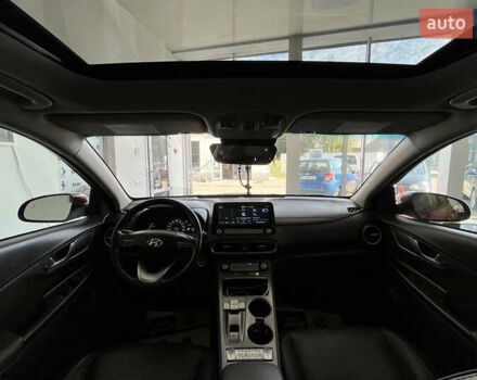 Червоний Хендай Kona, об'ємом двигуна 0 л та пробігом 103 тис. км за 18000 $, фото 19 на Automoto.ua